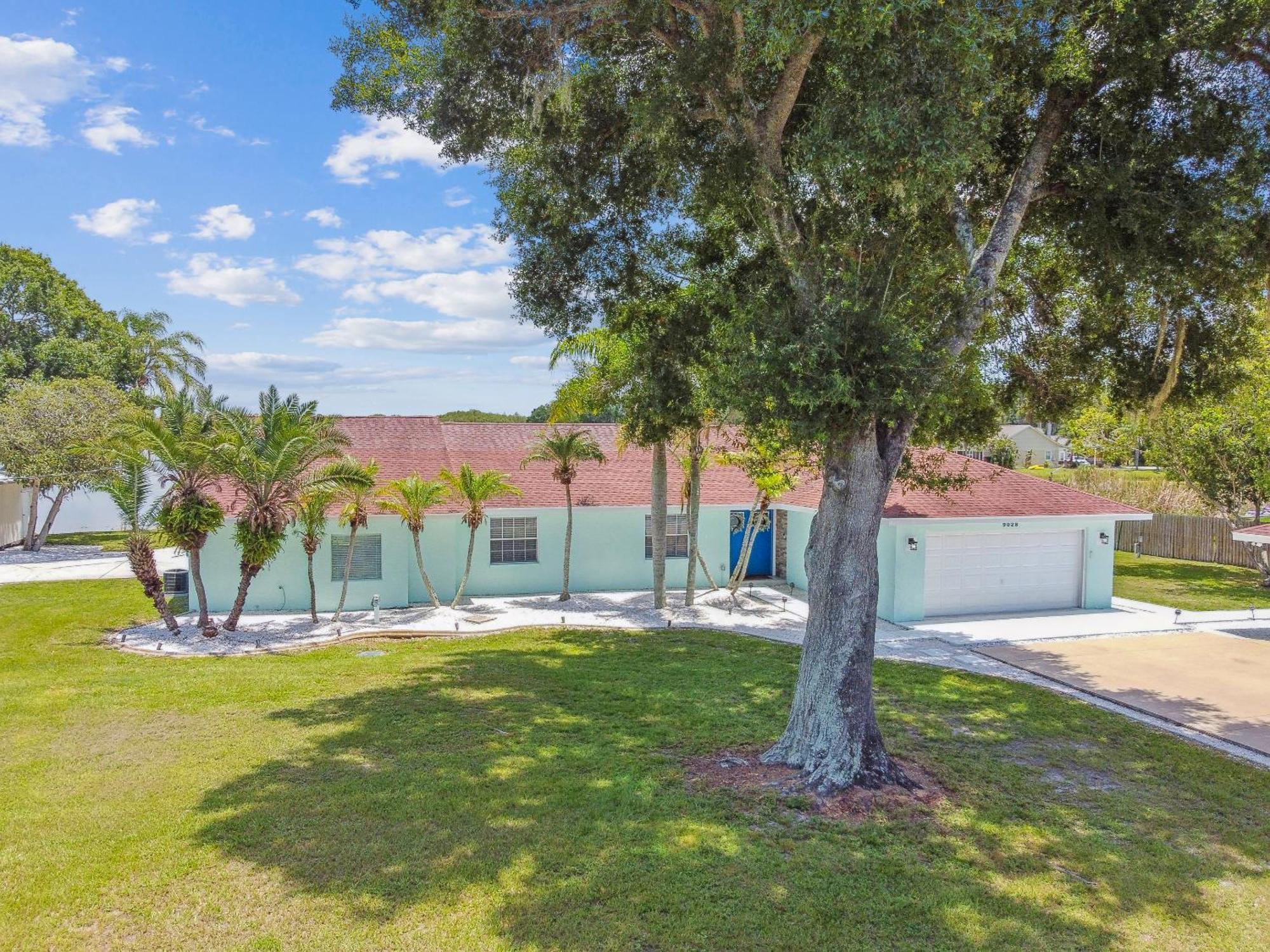 Lake House Westchase Area. Heated Pool Waterfront! Tampa Kültér fotó
