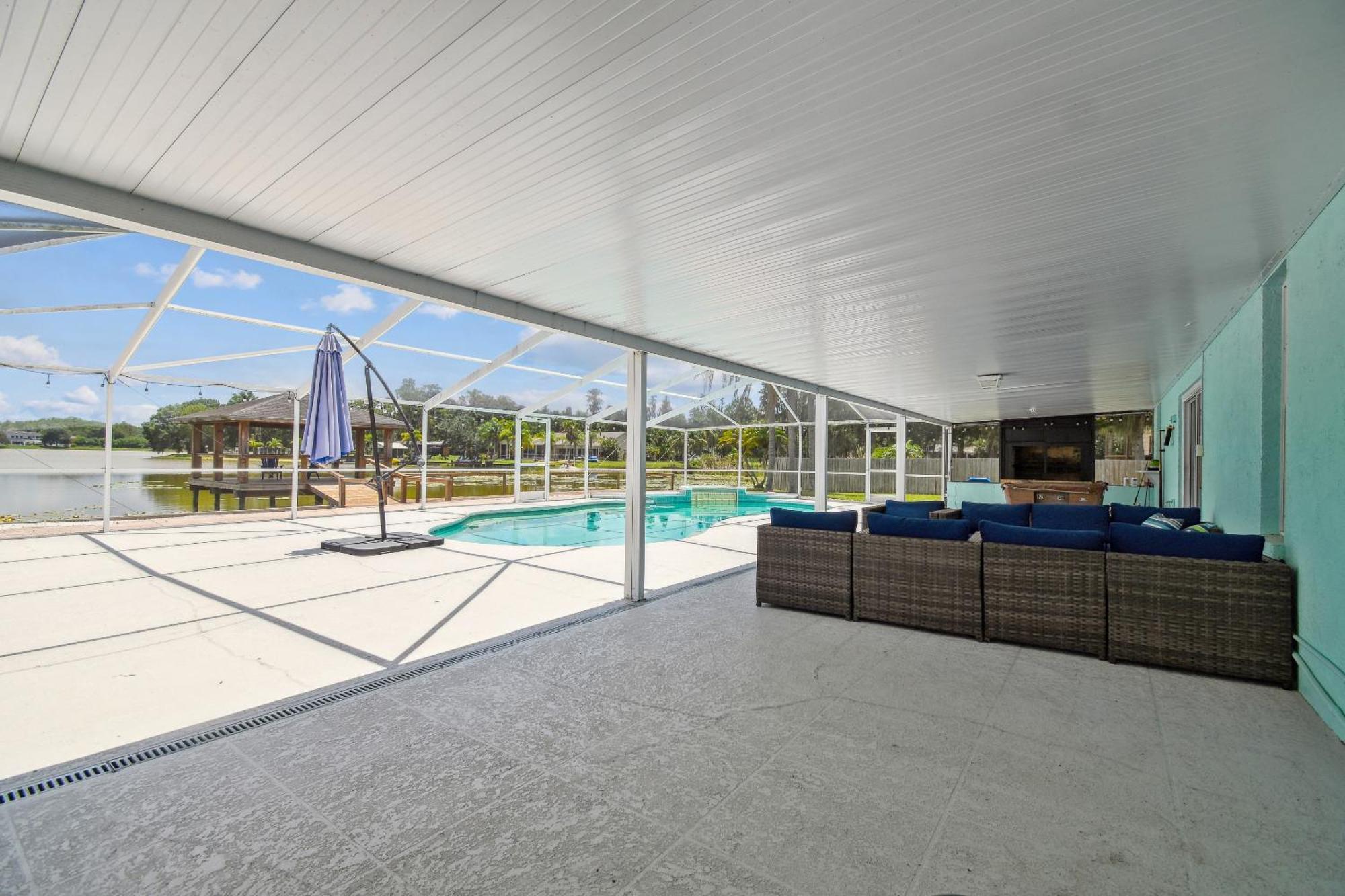 Lake House Westchase Area. Heated Pool Waterfront! Tampa Kültér fotó