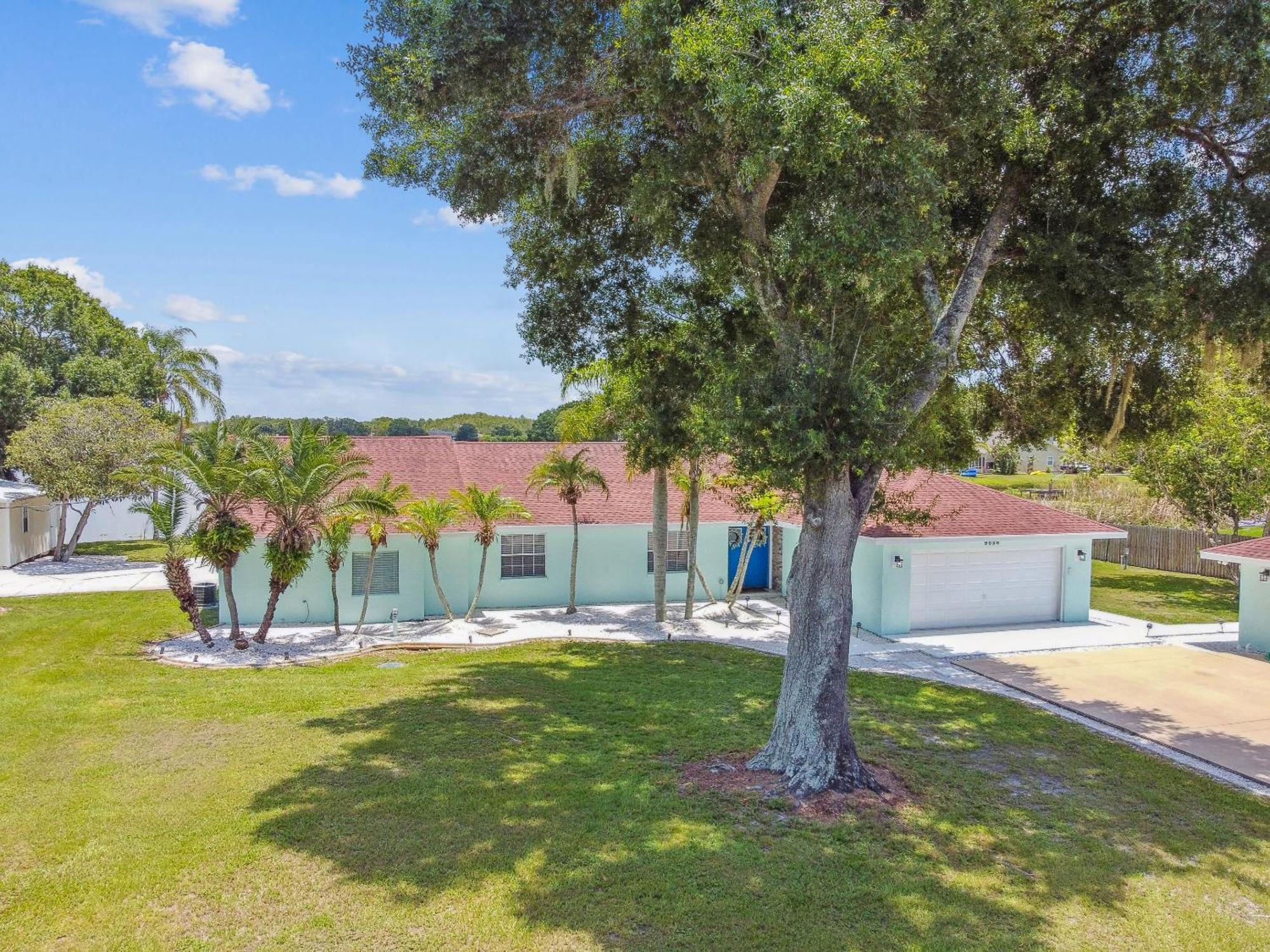 Lake House Westchase Area. Heated Pool Waterfront! Tampa Kültér fotó