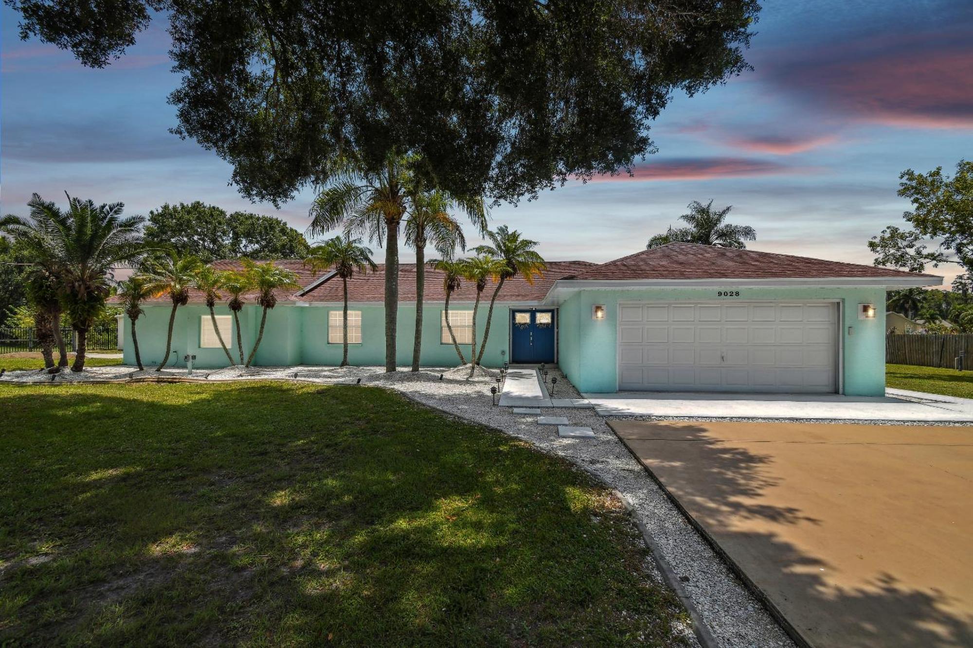 Lake House Westchase Area. Heated Pool Waterfront! Tampa Kültér fotó