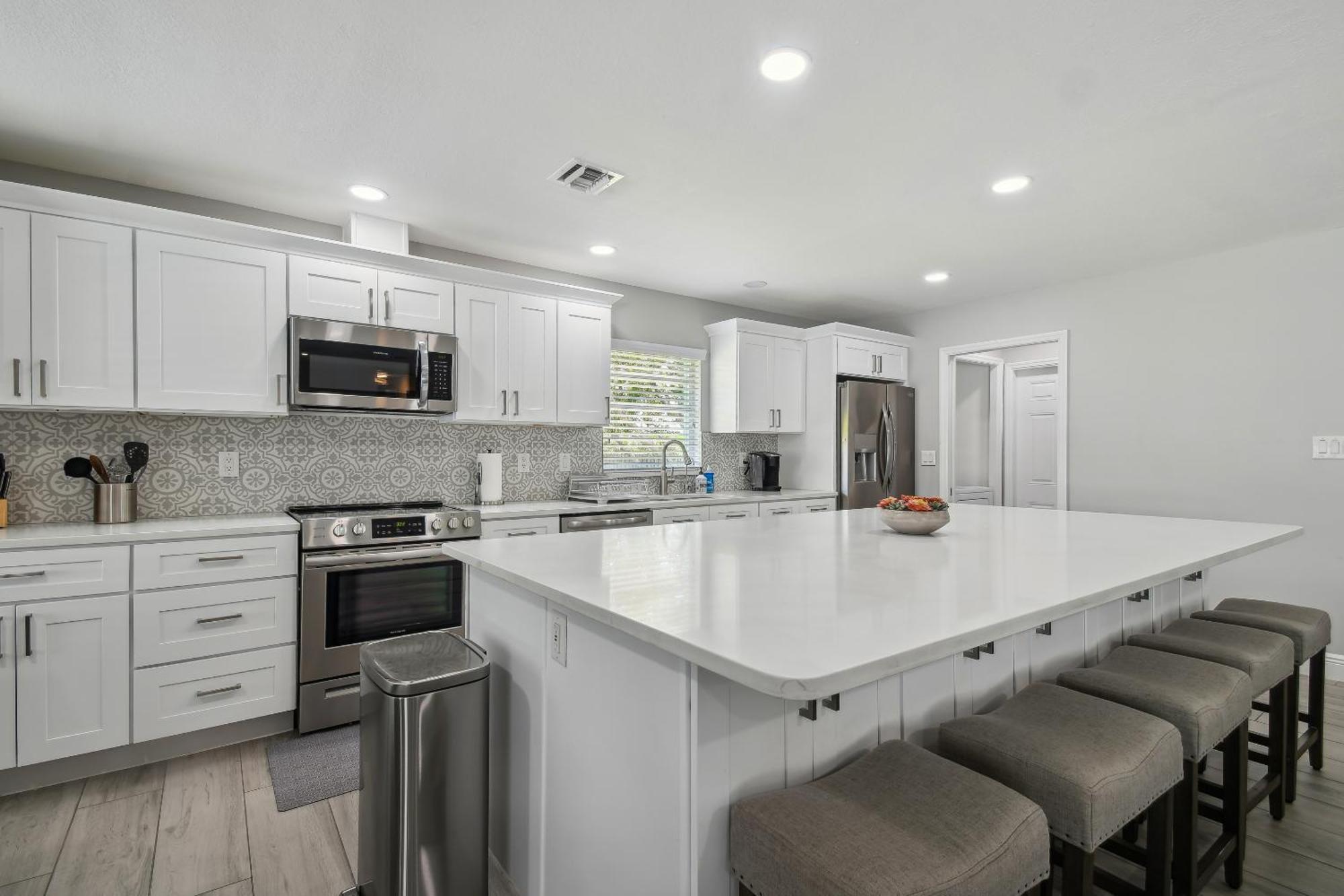 Lake House Westchase Area. Heated Pool Waterfront! Tampa Kültér fotó